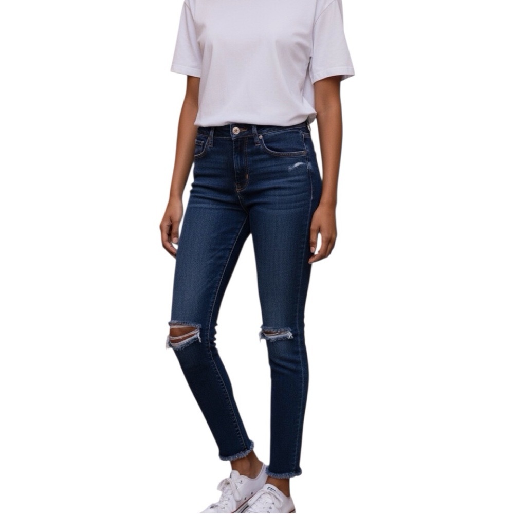 Moussy Woman’s Distressed Knee Skinny Jeans EUC size 25